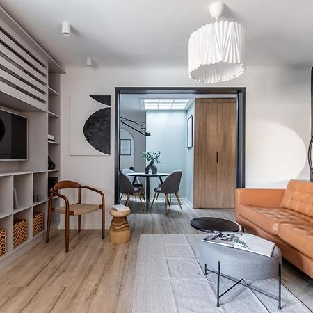 Downtown Story By Urbanesq Apartman Bukarest Kültér fotó